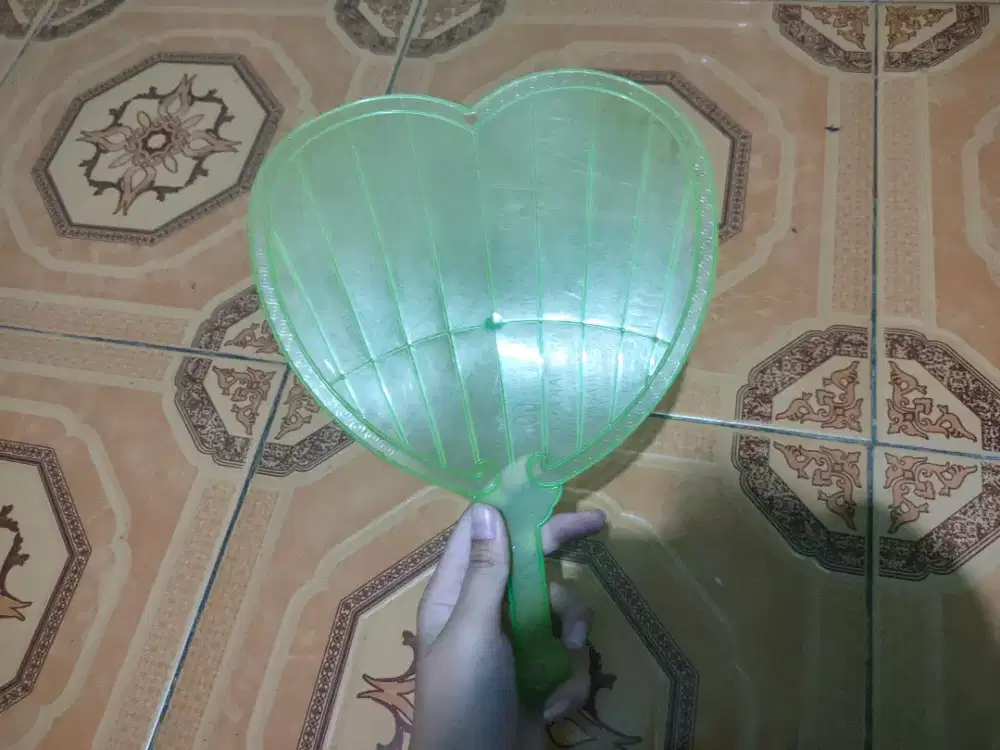 Kipas Tangan Plastik Bentuk Hati Bekas Naik Kelas - HSC 2025