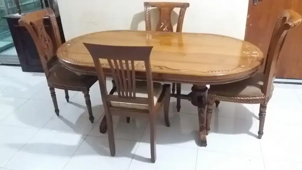 Dicari meja makan anda yg gak kepakai