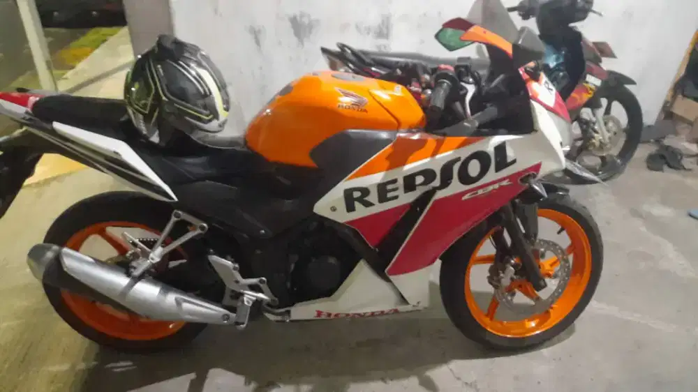 Honda CBR 150 R Repsol