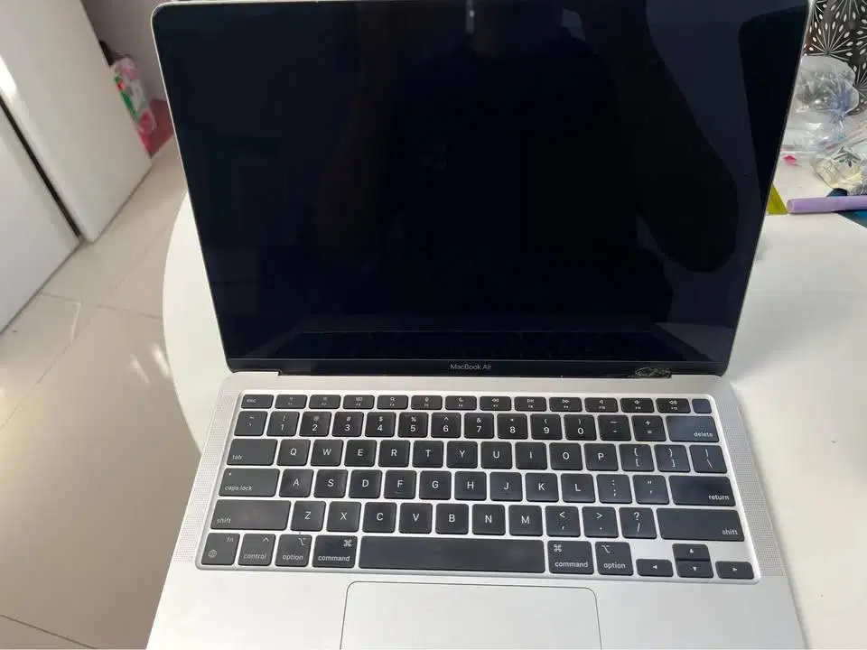 WTS Macbook Air M1 8/512 atau Tukar sama ipad yang celular