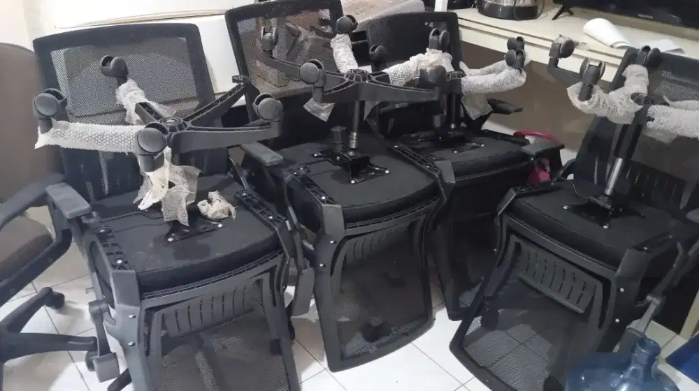 Dicari kursi-kursi kantor bekas