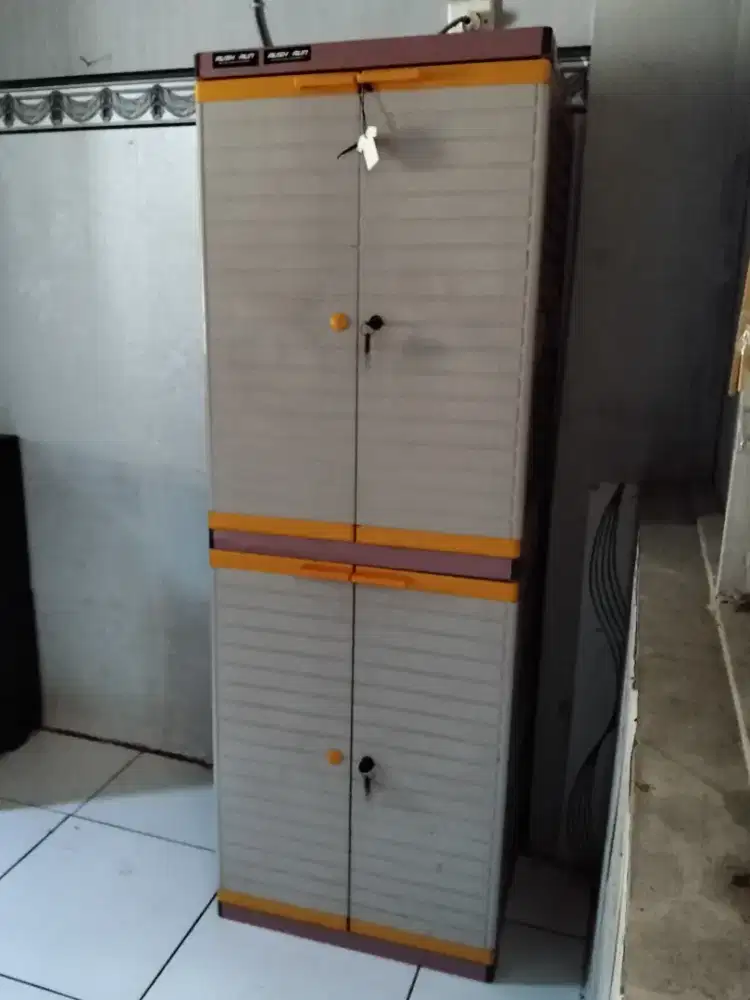 Lemari plastik 2 pintu 4 rak