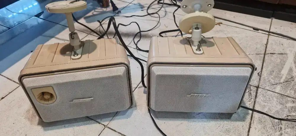 Speaker Bose lifestyle powere speaker