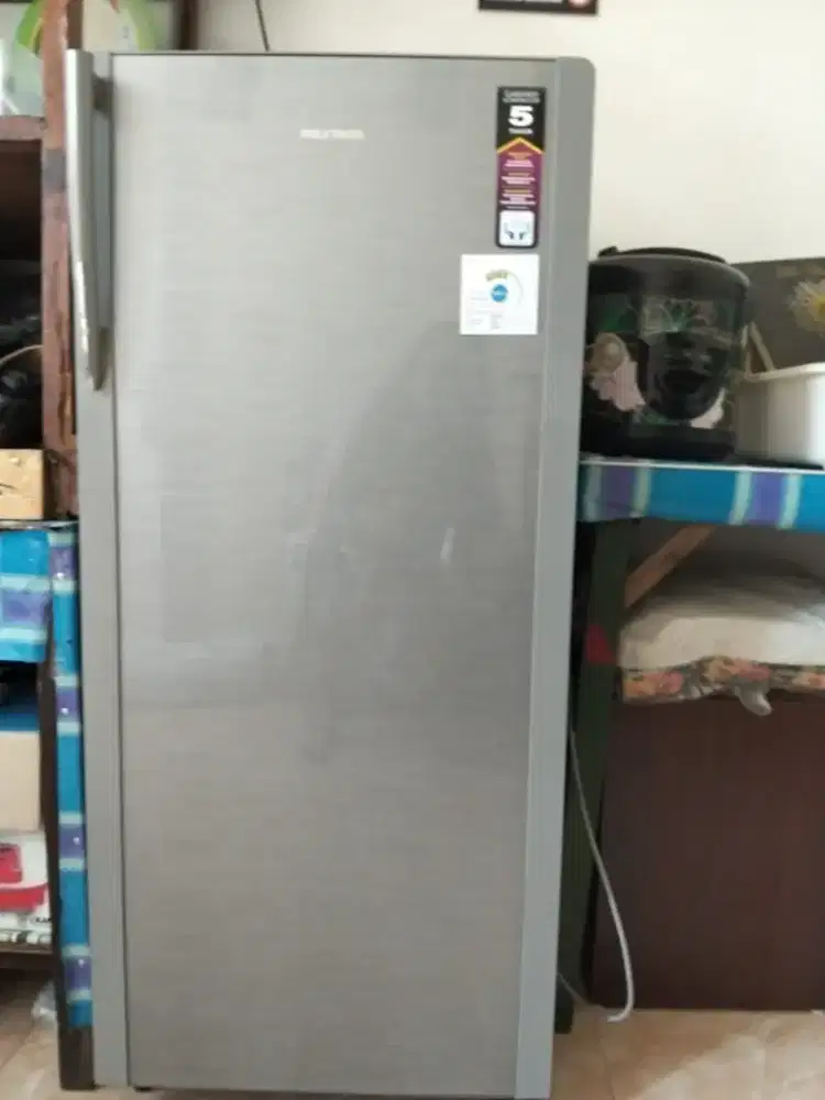 DIJUAL KULKAS POLYTRON