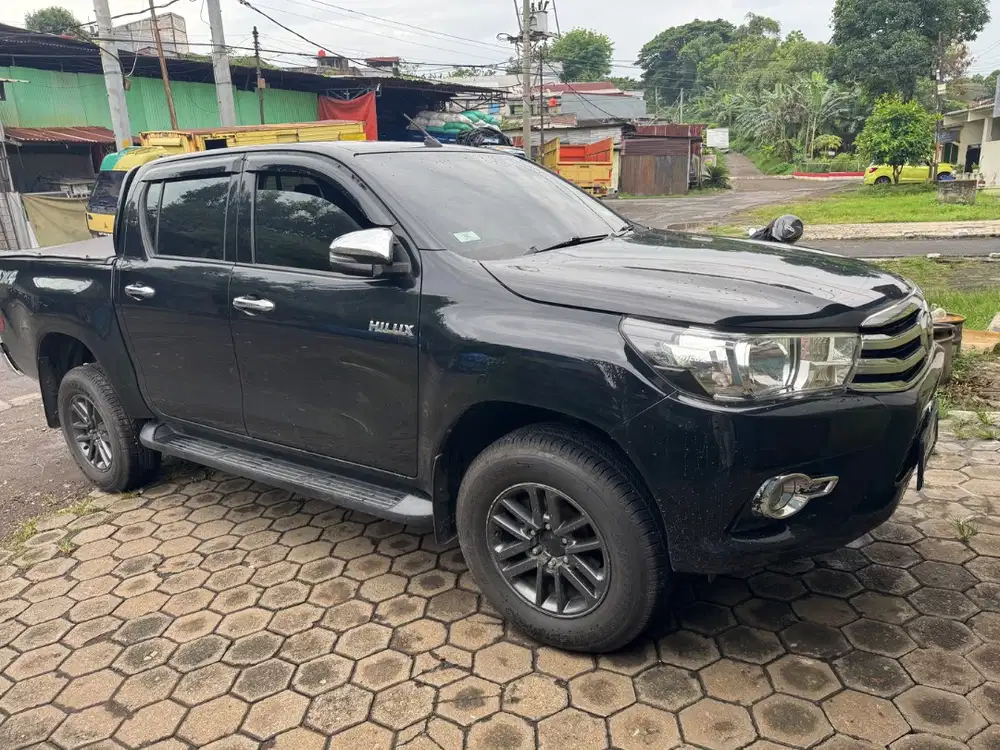 Hilux 2.4G DC 4x4 MT