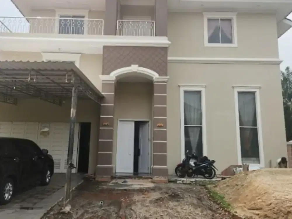 Dijual Rumah Mewah 3 lantai Taman Beverly Golf Lippo Karawaci