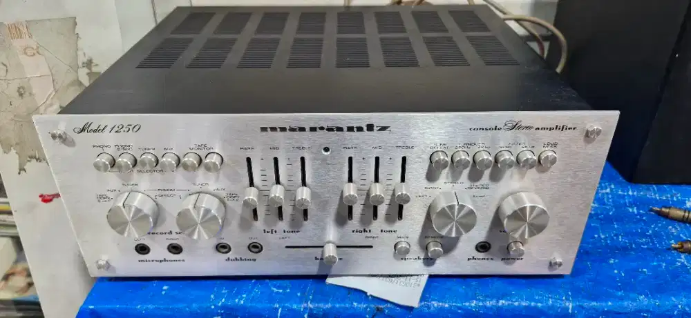 Integrated Amplifier Marantz PM 1250 Japan