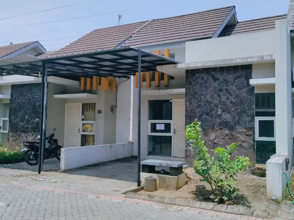 Rumah Strategis di Graha Tanjung Blitar – Harga Gila! 300 Juta Nego! Tanah 89 m², Ambil Sekarang Sebelum Hilang dari Pasaran!