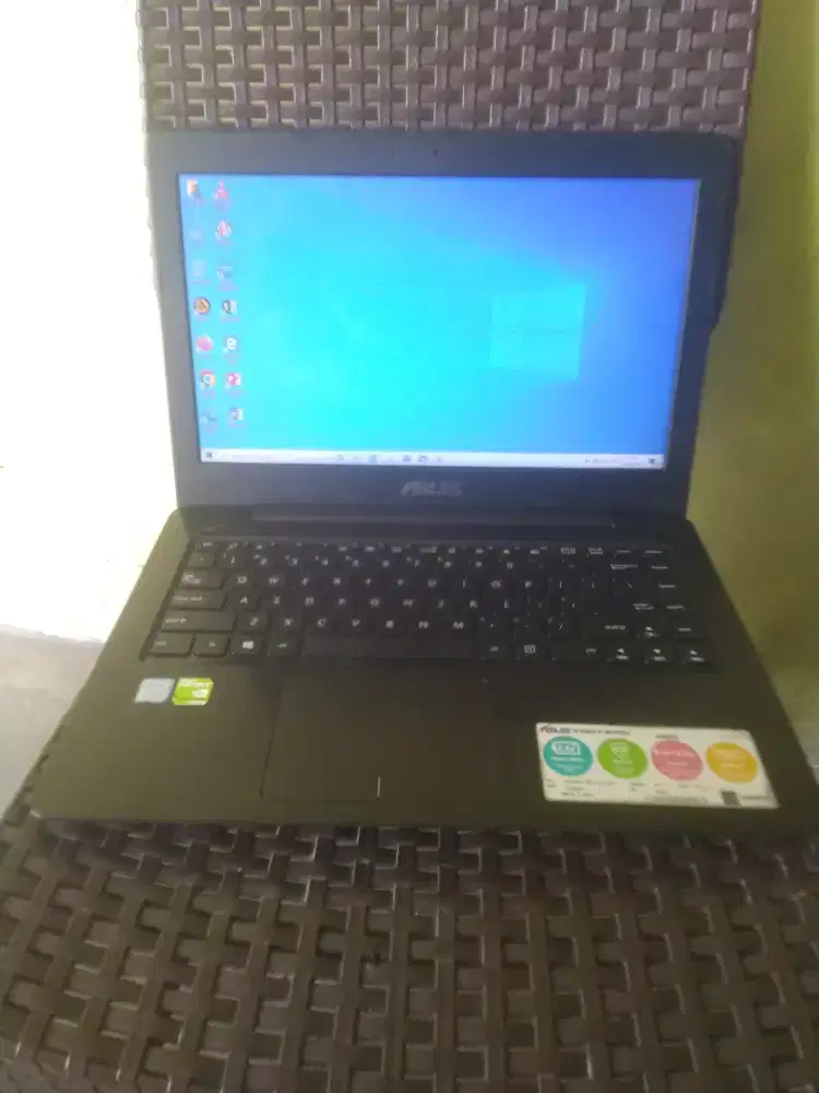 ASUS INTEL CORE I5 RAM 12 GB SSD 128 GB Dual VGA spek gaming no minus