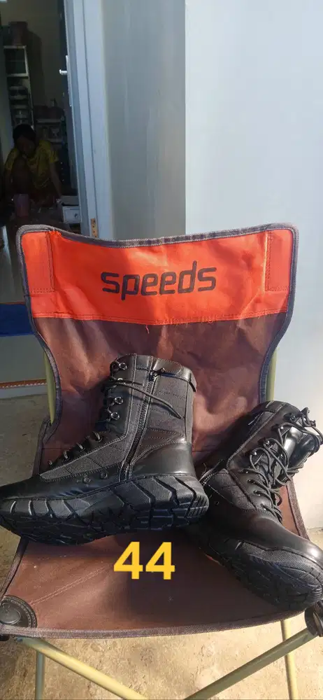 Sepatu jatah TNI-POLRI