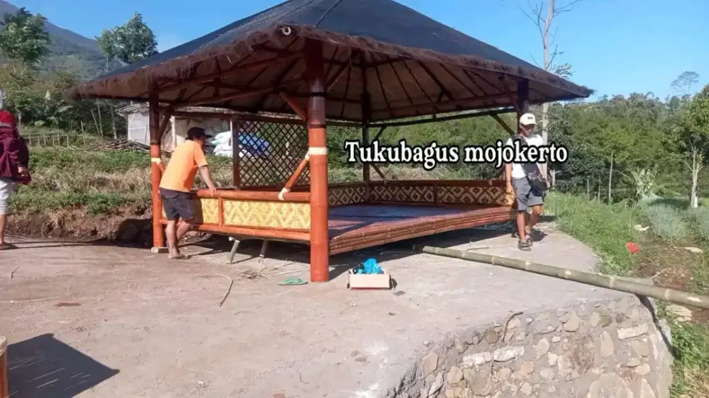 Gazebo bambu taman