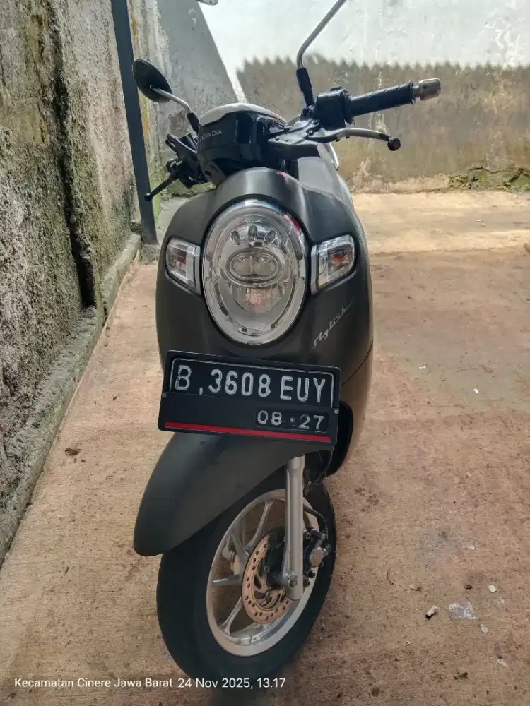 scoopy stylish 2020