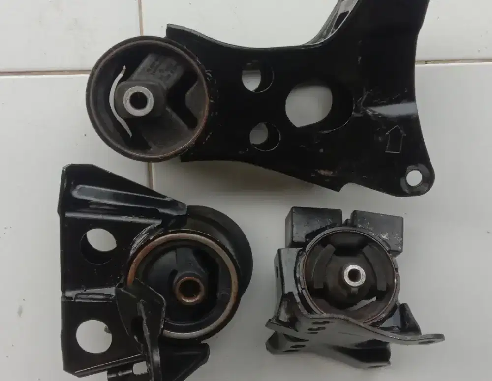 Enjin Mounting Ori Nissan Serena C24 Matic