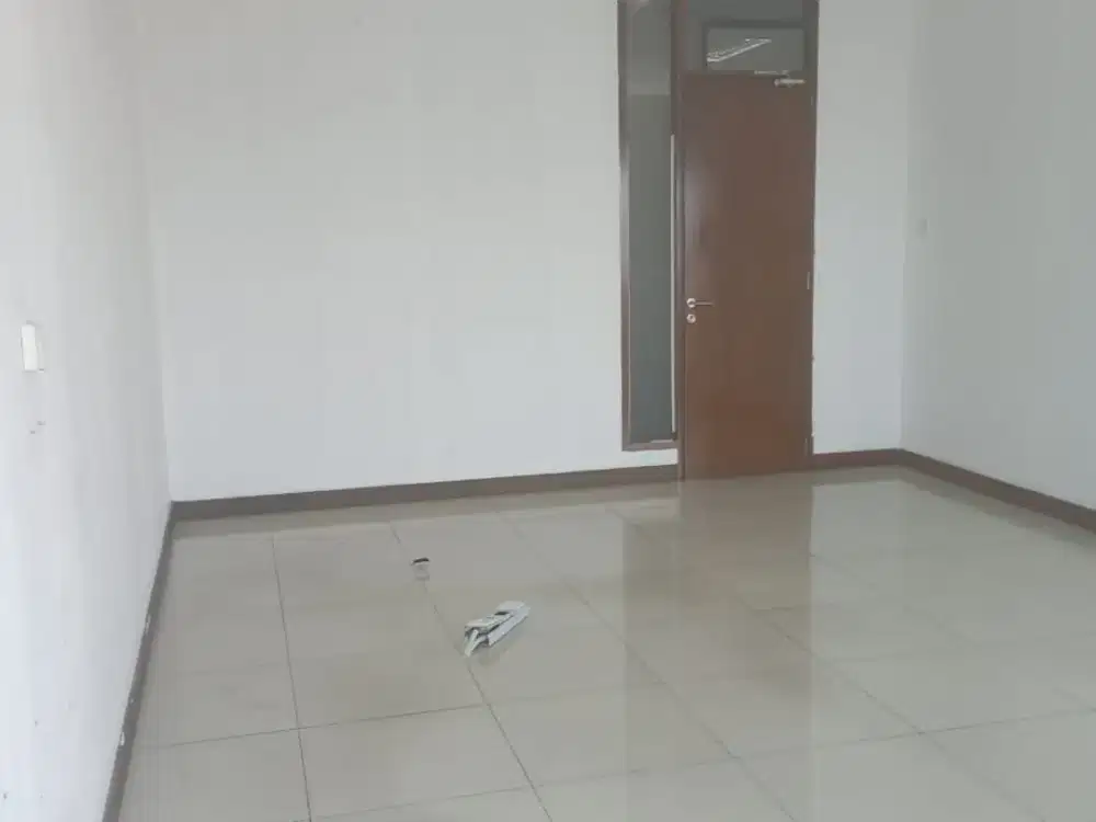 SEWA KANTOR DI  JAKARTA UTARA SUNTER  41M2 PARTISI  120K NEGO