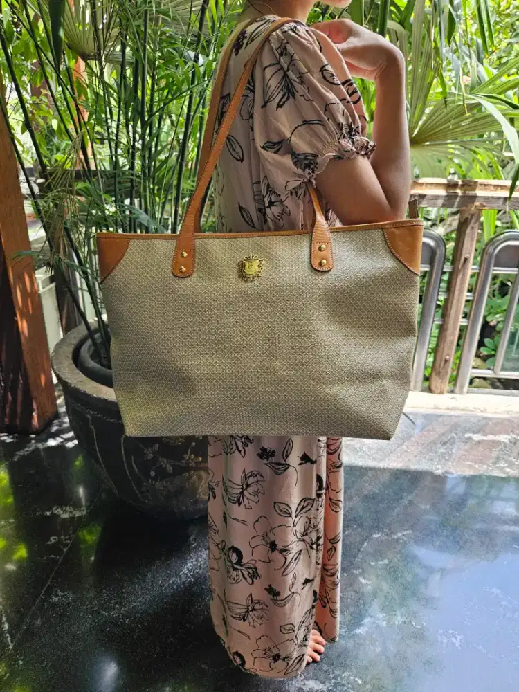 Tas shoulder bag Bonia kondisi 80%
