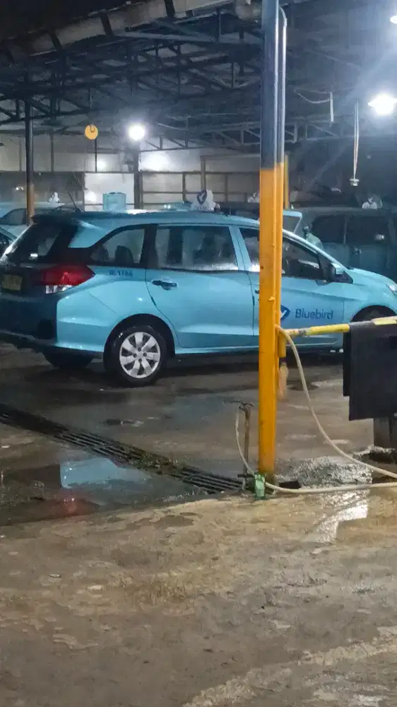 butuh driver 5 orang