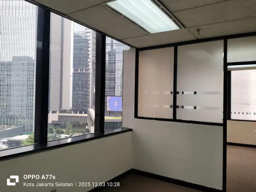 SEWA KANTOR DI JAKARTA SELATAN  SUDIRMAN  274 M2 PARTISI  165K  NEGO