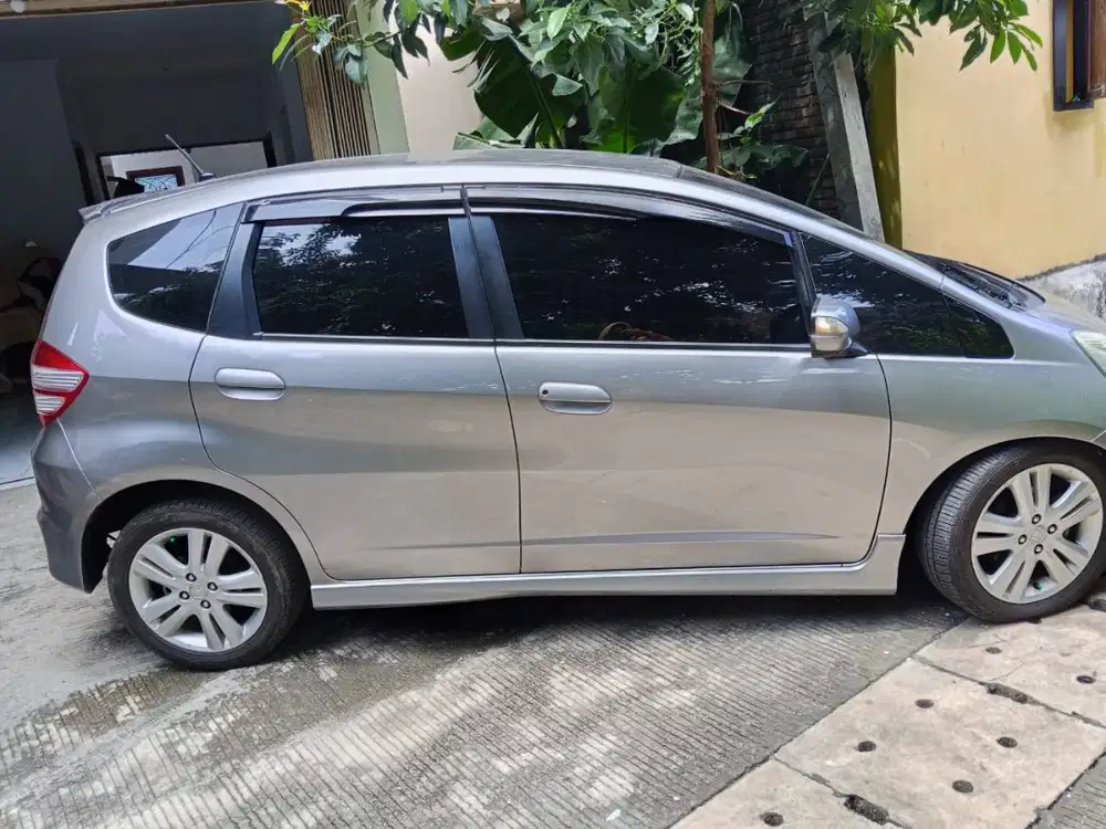 Honda jazz 2009 abu abu metalik