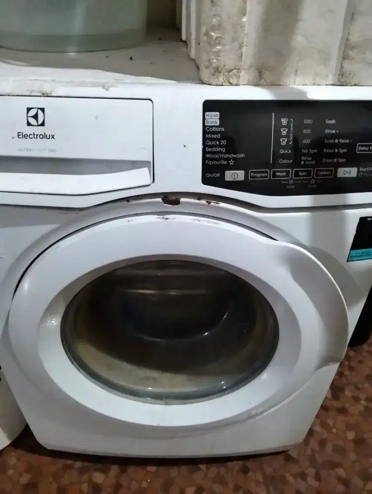 Mesin cuci rusak merek elektrolux