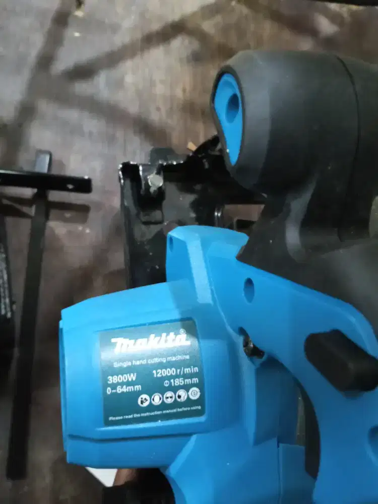 cordless circular saw dhs680/780