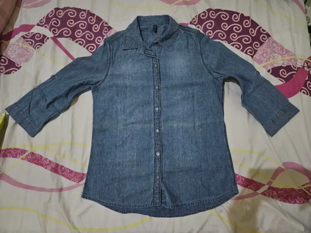 Jaket tipis ukuran M, lingkar dada +/- 96cm