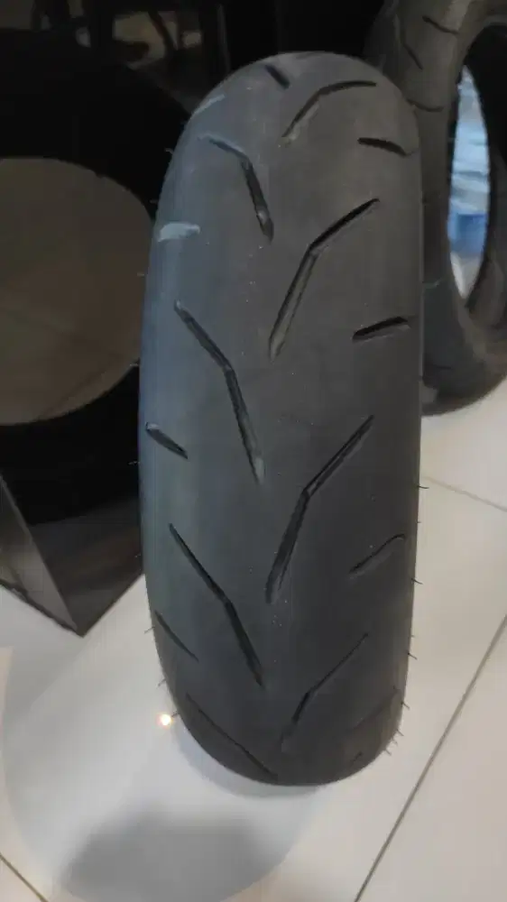 Ban Sepasang IRC SCT 005 140/70-14 dan 110/80-14 Copotan Aerox Xmax