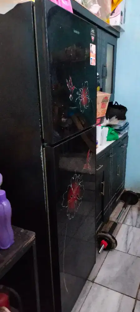 Kulkas sanken dua pintu