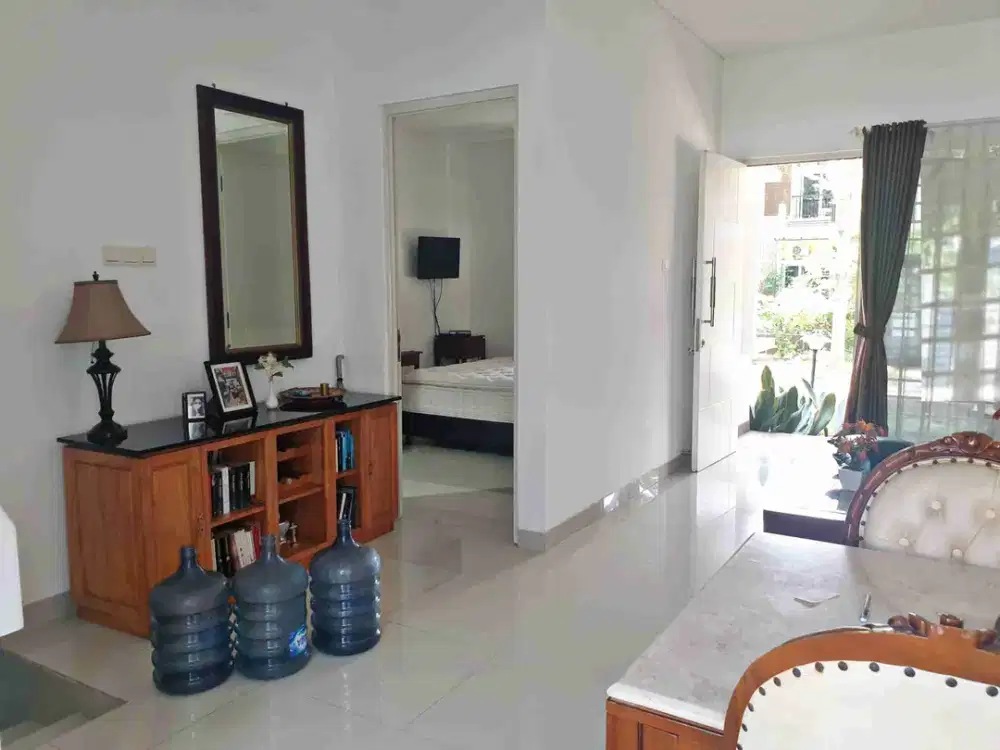 Dijual Rumah Bagus Tingkat 2 Lantai Siap Pakai di Perumahan Bsb City