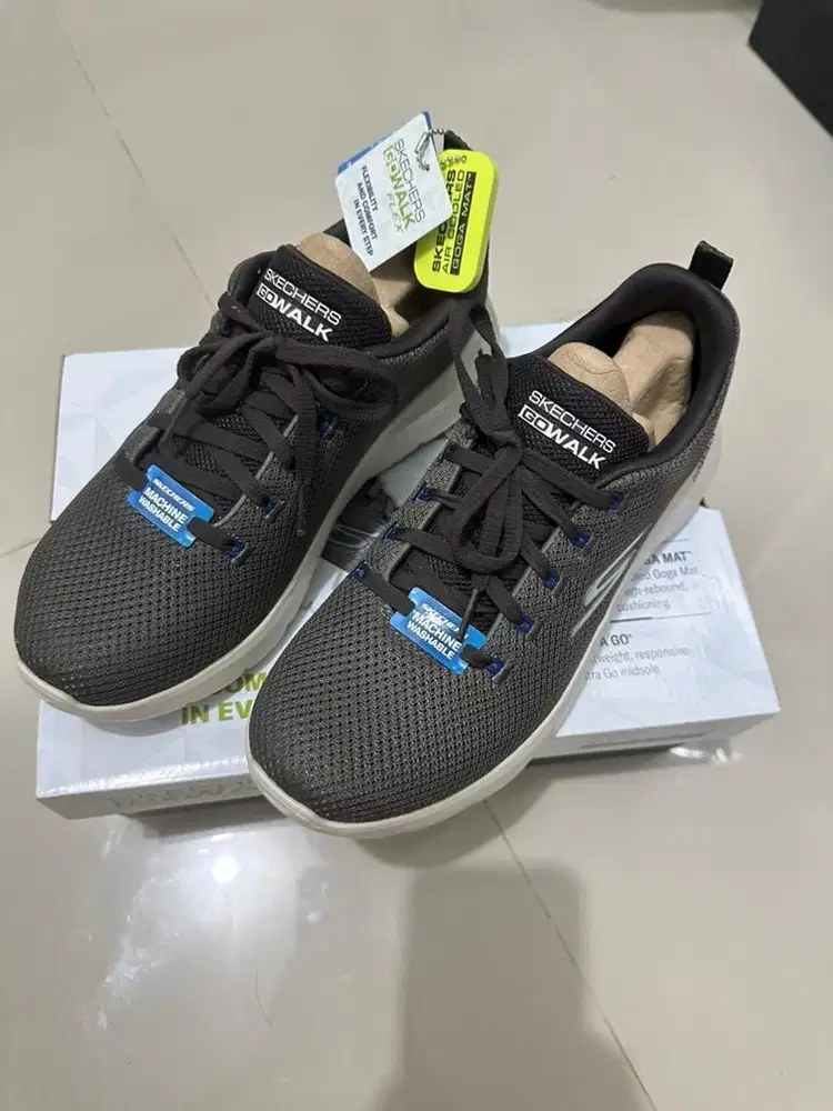 Sepatu Skechers GOwalk – Kondisi Baru 100% Ori!