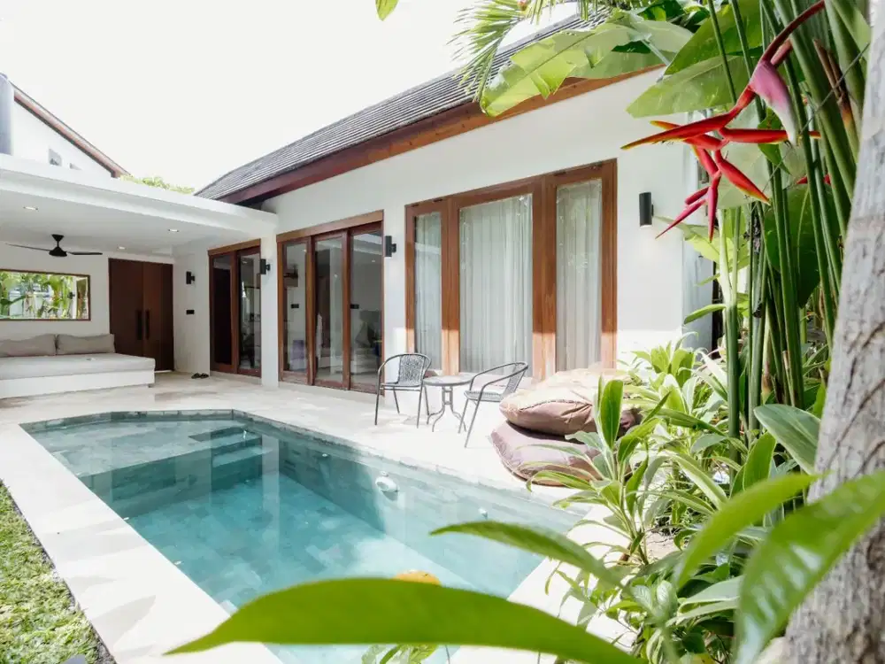 Villa 1 Kamar Tidur dengan Desain Modern Satu Lantai di Cepaka