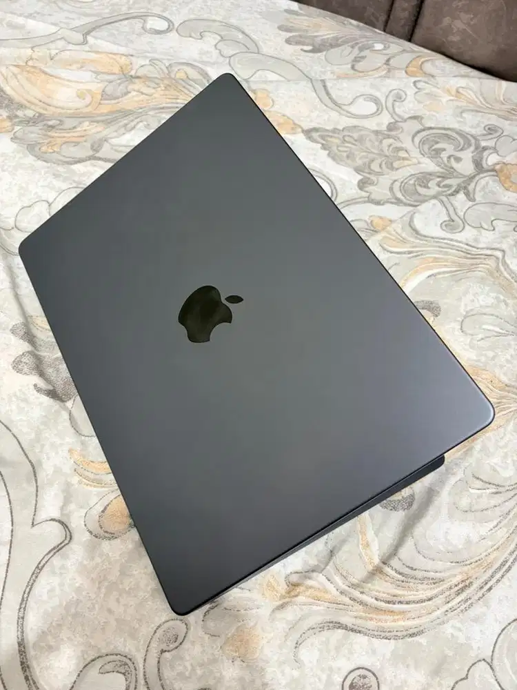 MacBook Pro M4 14” High Spec | RAM 24GB | SSD 1TB | Harga Terbaik!