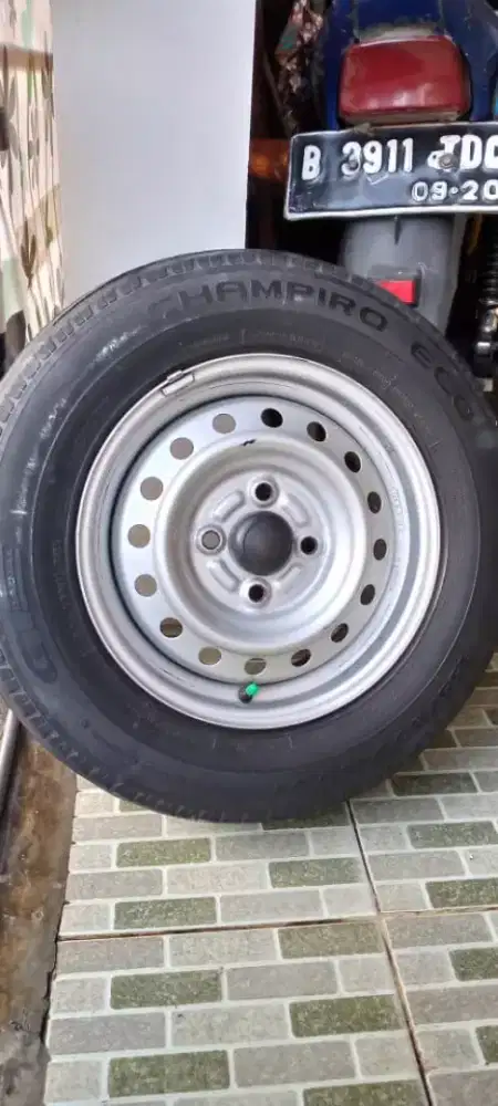 Copotan set velg R13 ex sigra