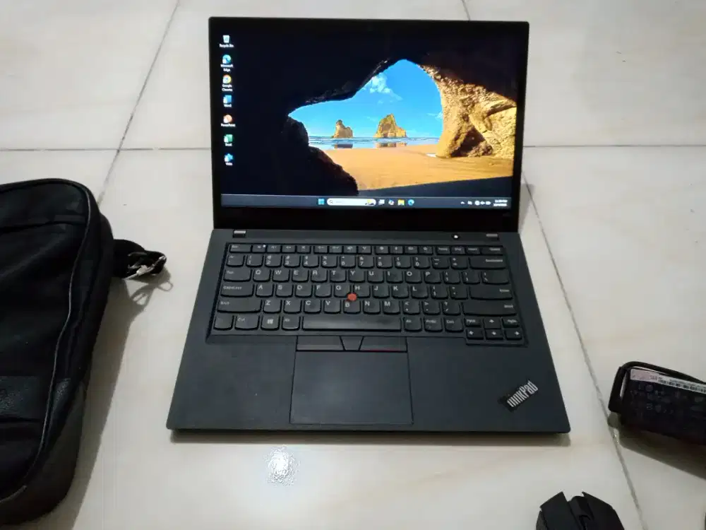 Laptop lenovo thinkpad T490 i5 ssd 128 ram 8 ngebut