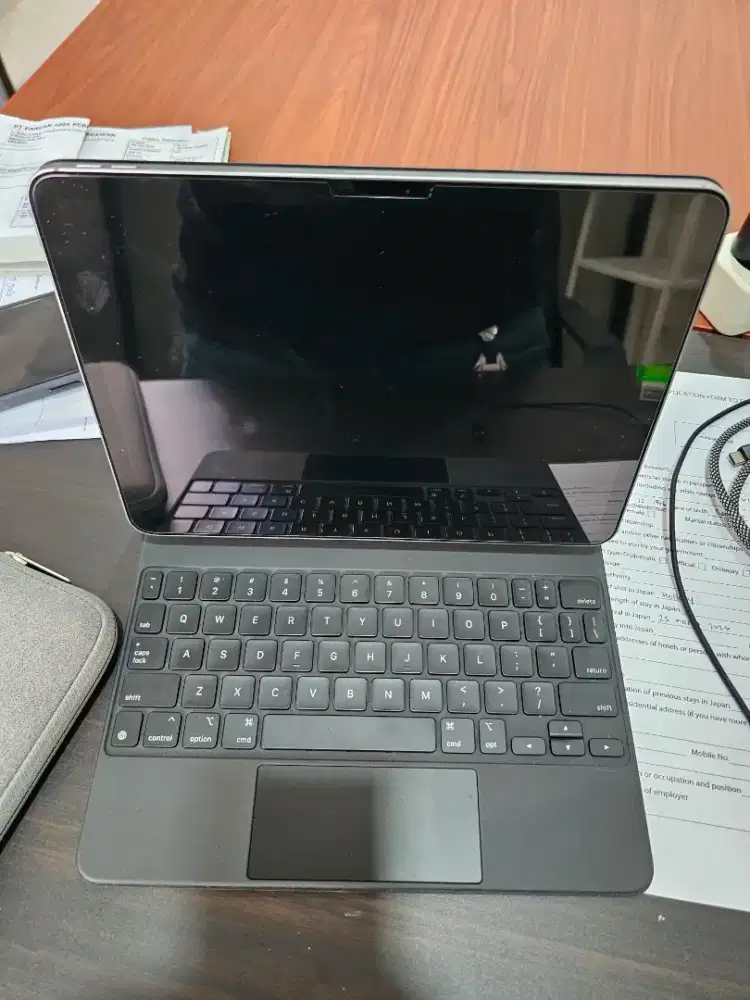 IPAD AIR M3 + MAGIC KEYBOARD wifi + cell