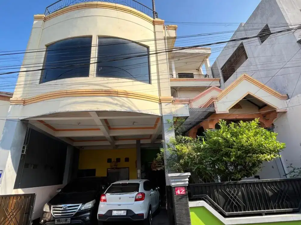 RUMAH MURAH 3 LANTAI DI VETERAN PUSAT KOTA GRESIK