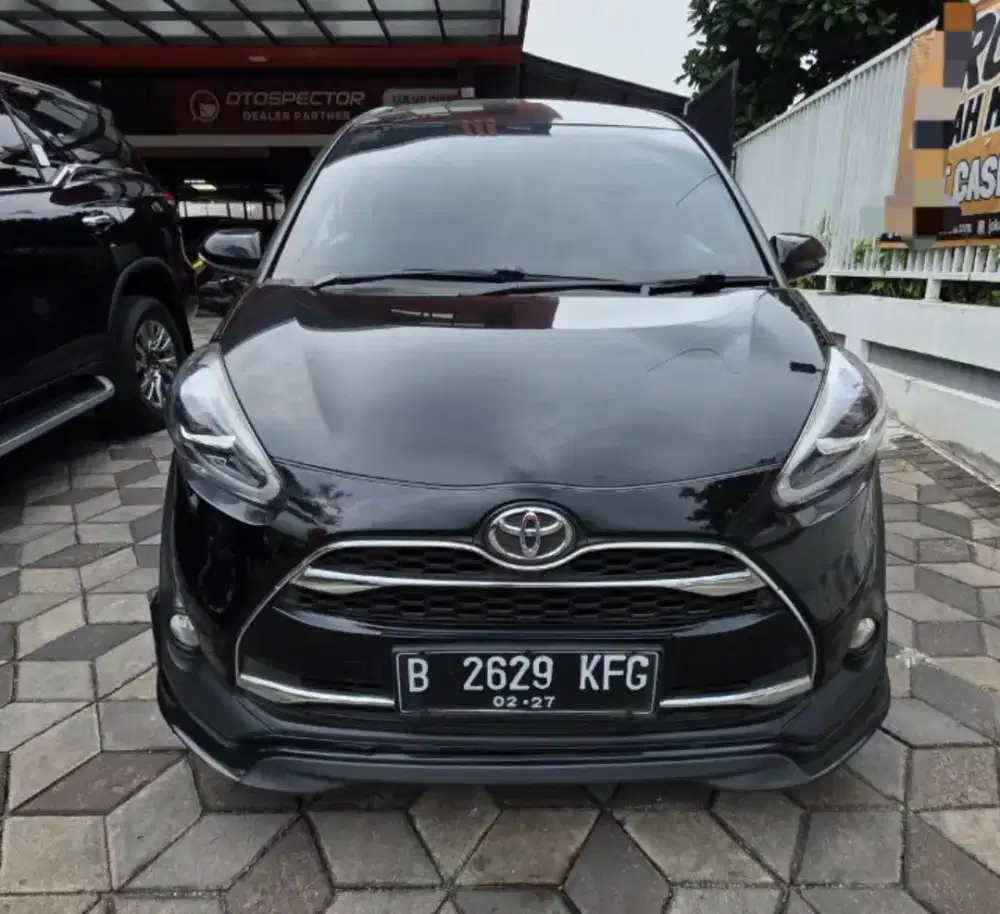 SIENTA Q AT 16 DP 10.