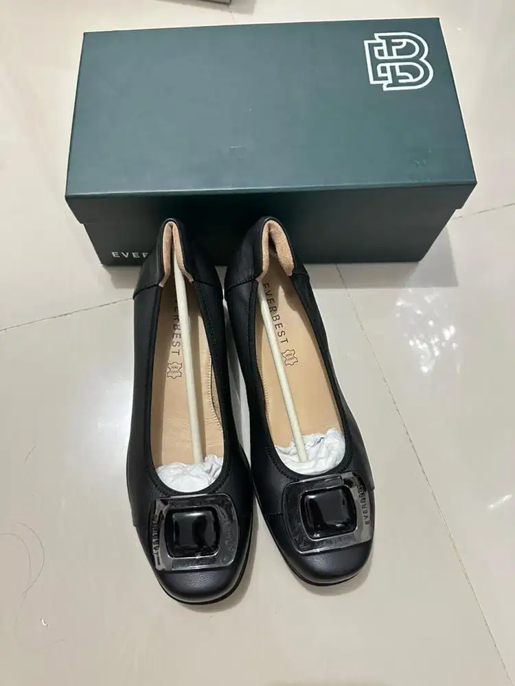 Sepatu Everbest Wanita Sanky Uk 39 Hitam Elegan Kondisi Seperti Baru