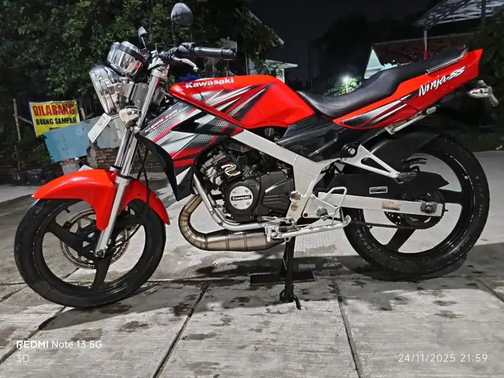 Ninja R/ss merah th 2011 plat T karawang