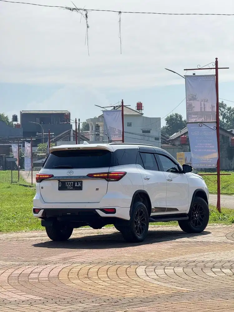 Fortuner GR 2.4 2021 Km Low