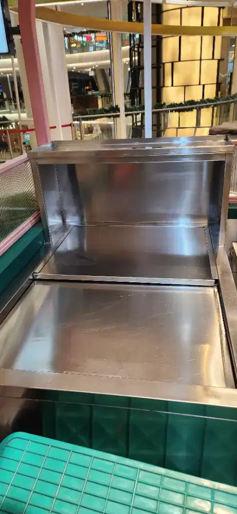 Tempat taruh es/ Ice Bin