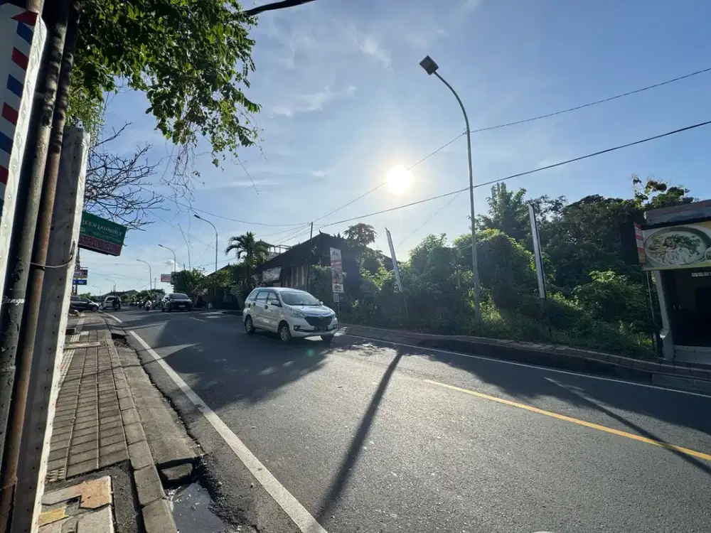 TANAH 4,95 ARE JALAN UTAMA ULUWATU 1