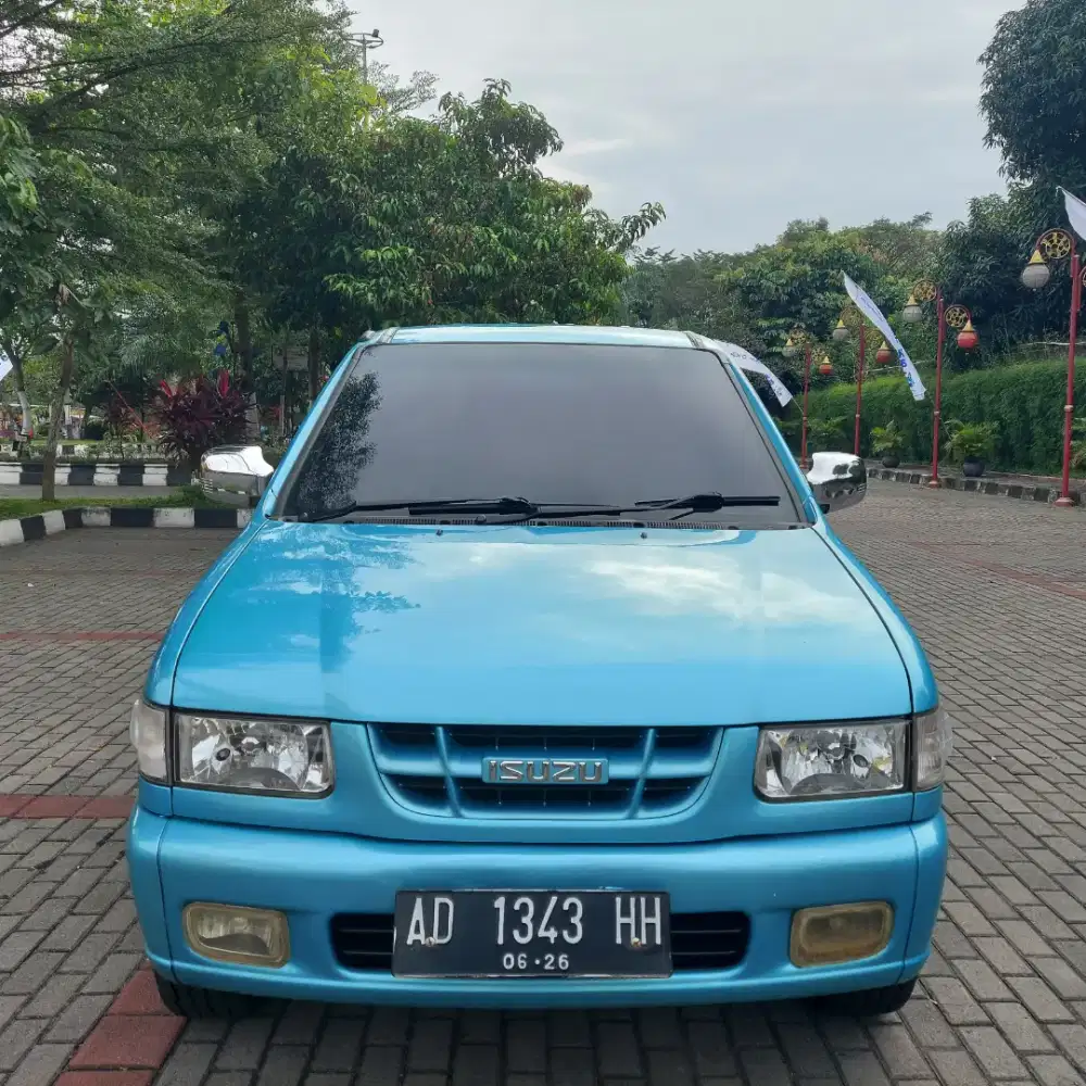 Isuzu Panther LS 2.5 th 2003 original body ngaleng