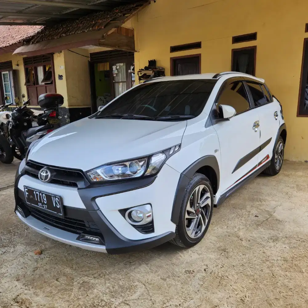 TOYOTA YARIS HEYKERS 2017 PUTIH MANUAL HITAM MURAH