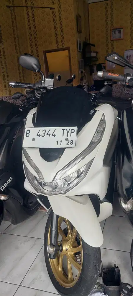 Jual motor honda pcxthn  2018 komplit bisa kridit dan tt