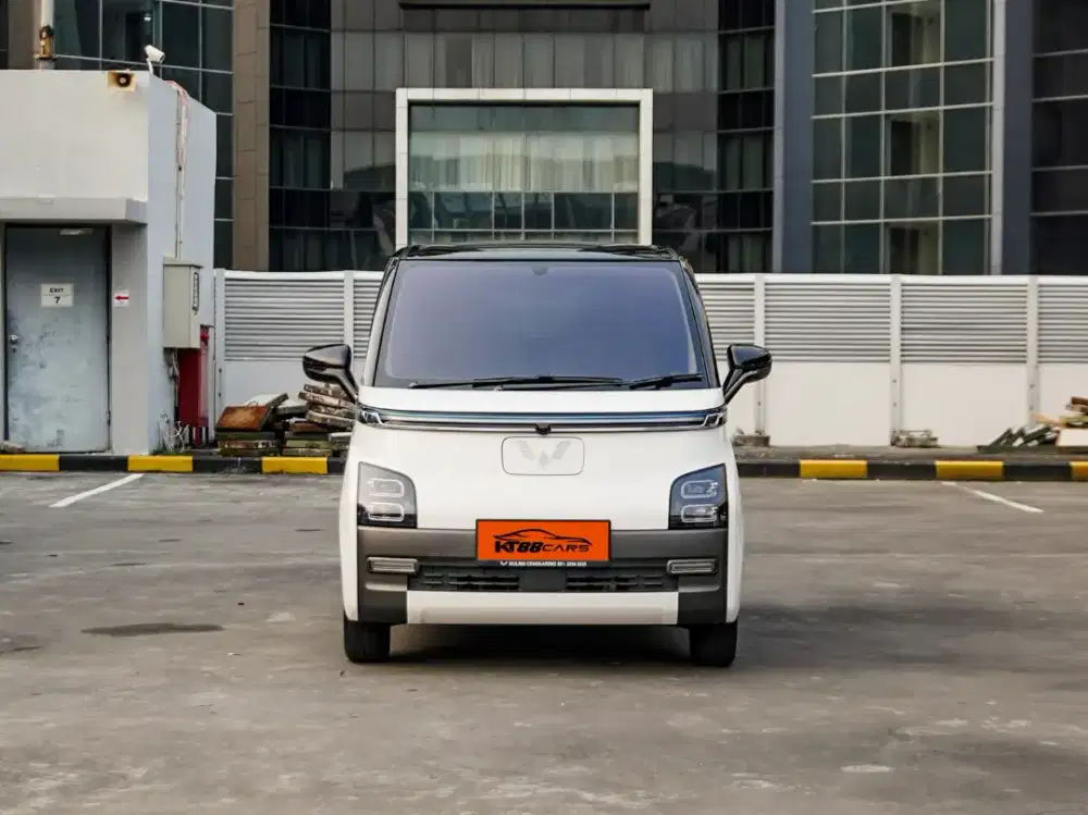 WULING AIR EV LONG RANGE PUTIH TWO TONE TAHUN 2023