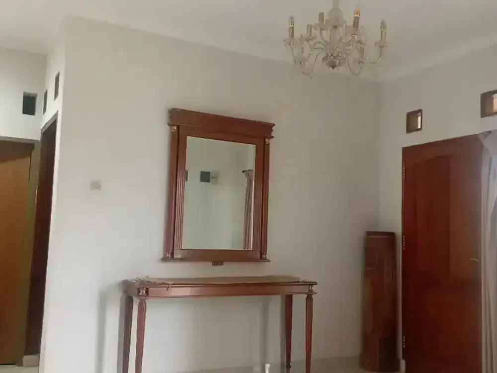 Disewakan Rumah bagus, terawat, halaman luas di Cihanjuang Cisintok