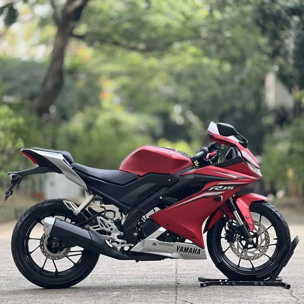 YAMAHA R15 V3 MERAH 2017 KM 17K PAJAK PANJANG SIAP NGEBUT