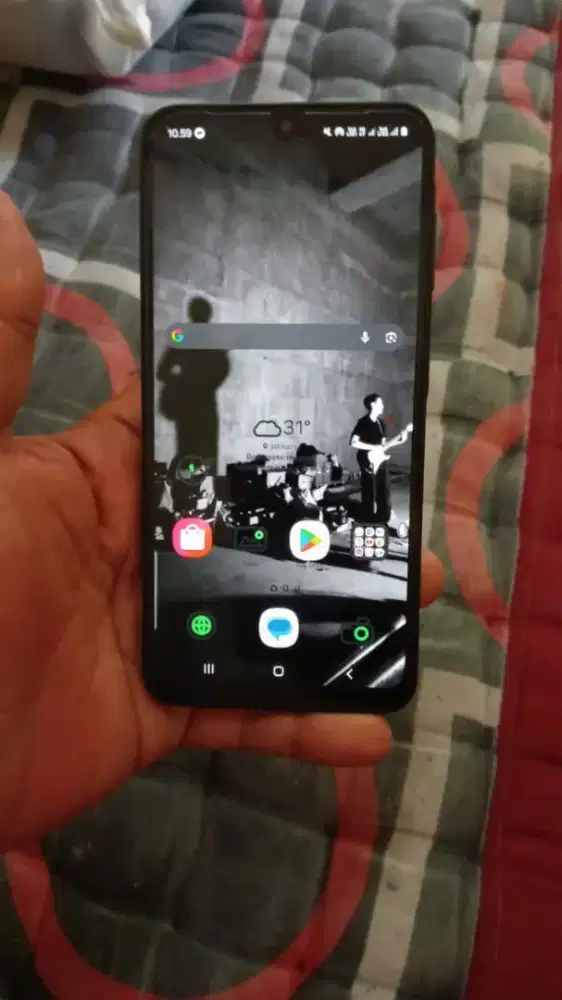 Di jual samsung a16 8/256 sudah dapat jam samsung juga nego