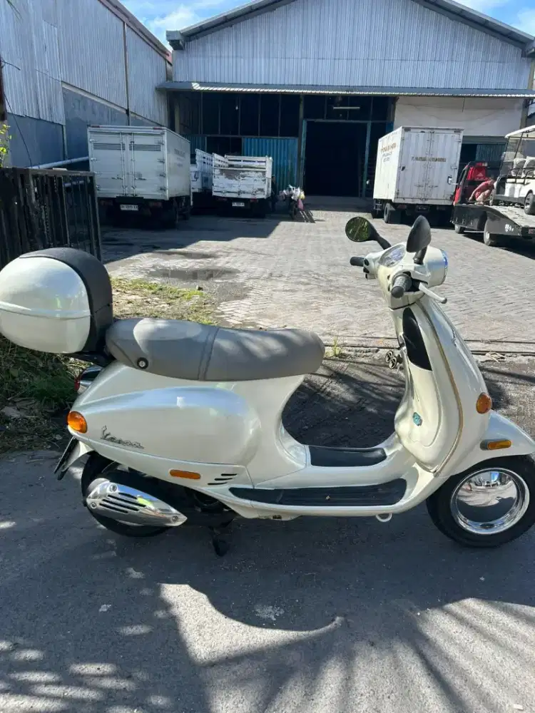 VESPA PIAGGIO ET4 (RARE)