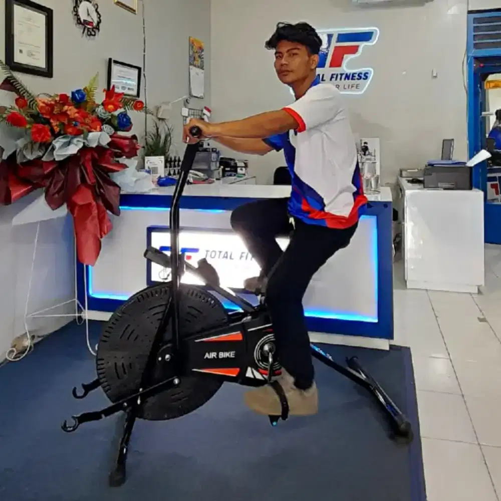 SEPEDA STATIS OLAH RAGA 2 FUNGSI GERAKAN AIR BIKE